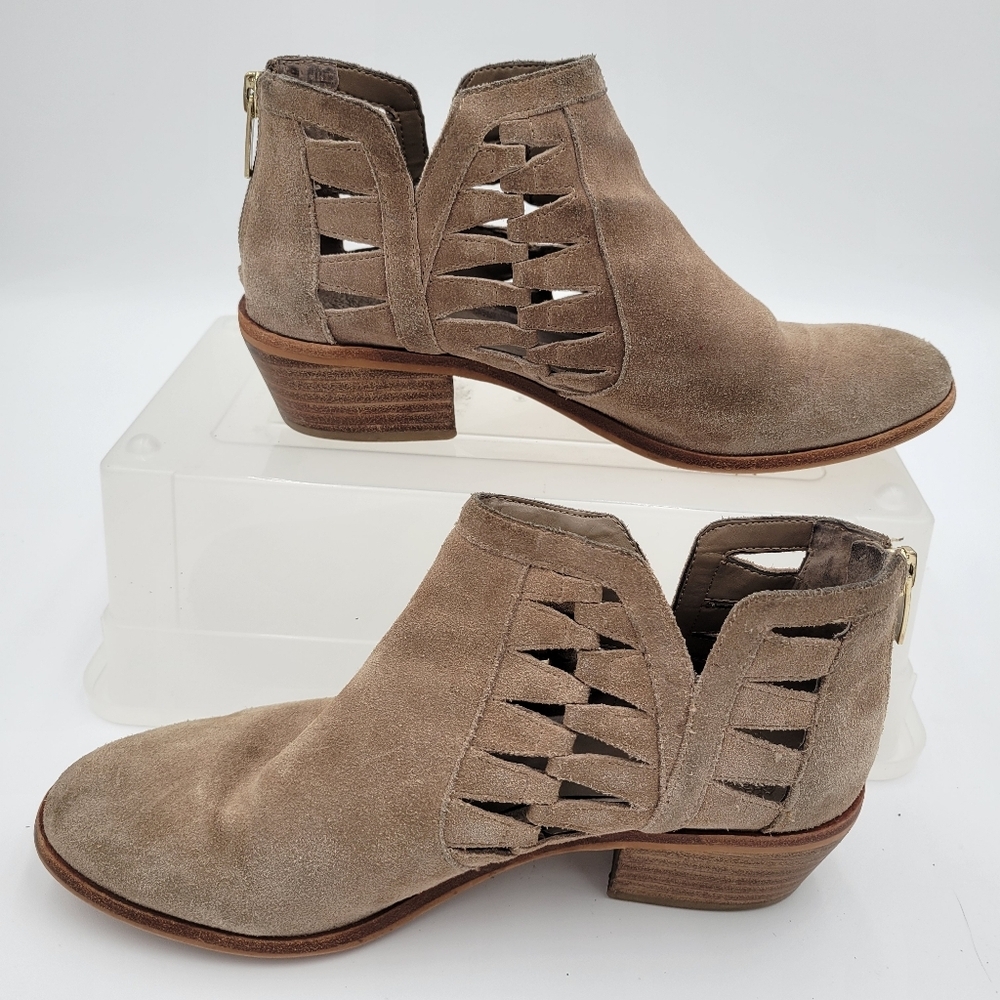 Womans Vince Camuto Peera Brown Suede Ankle Booties Back Zipper S 8